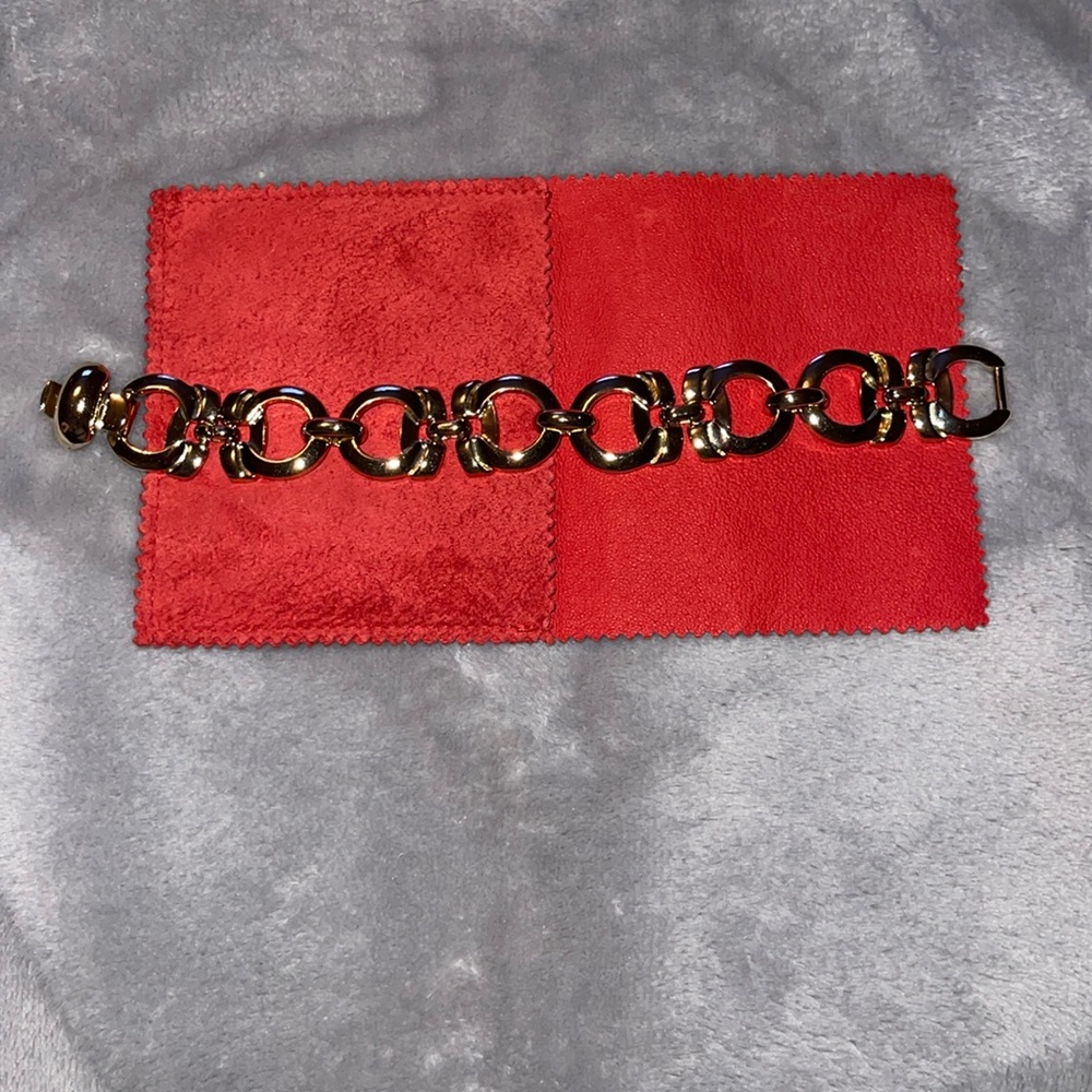 Salvatore Ferragamo Preloved bracelet excellent condition 100% authentic.